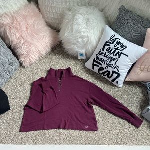 Hollister Boyfriends Tee Women’s Quarter zip. Size: S
